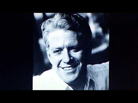 Nelson Eddy, baritone; w./Nat Shilkret and orchestra:  "You Are Free (Love is Just a Game)"  (1935)