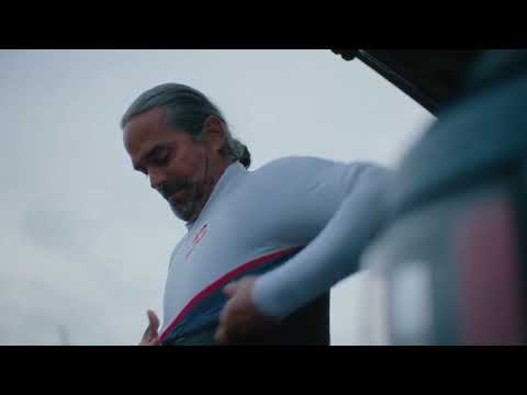 WORLD FIRST CABLE CAR DIVE COMPLETED OFF DURSEY ISLAND BY RED BULL DIVING LEGEND ORLANDO DUQUE