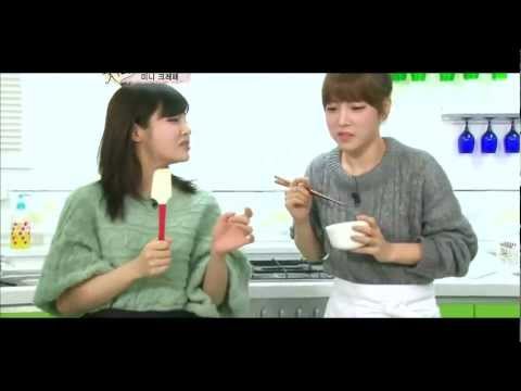 120204 Boram & Soyeon T-ara - Feed Food