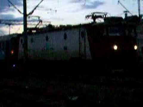 Plecarea trenului accelerat 1765 Iasi -Timisoara Nord din statia Suceava Nord - 2008