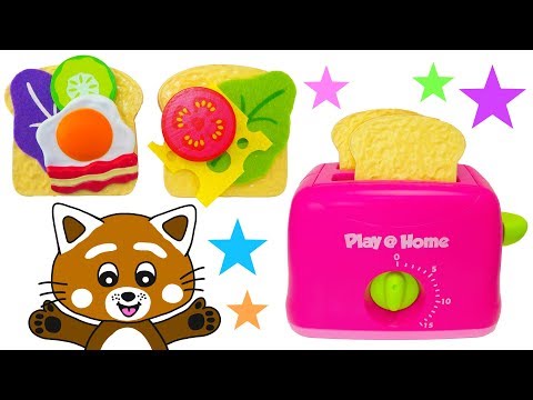 Pukkins leker med leksaksmat och gör roliga mackor - Lek med oss Barnprogram