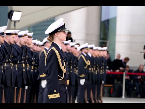 Präsentiermarsch der Marine 24.04.2024 Kanzleramt