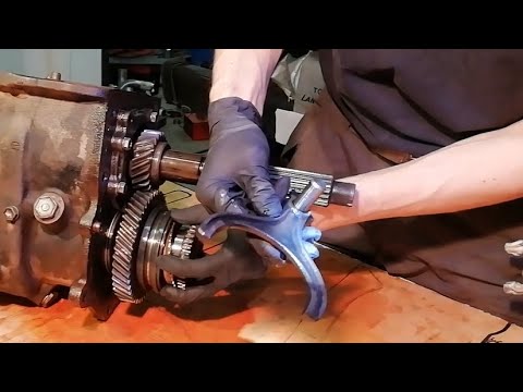Toyota Land Cruiser HJ61 H55F -Gearbox and Transfer Disassembly and Diagnosis part 2