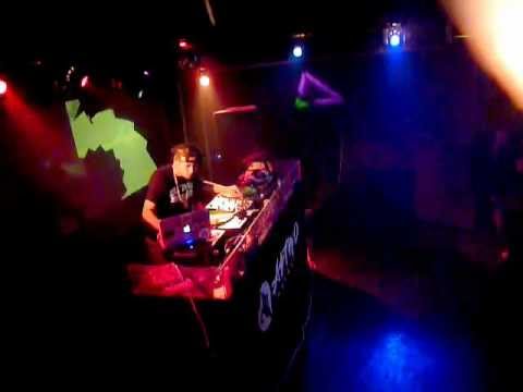 DJ﻿ 威蔵 (DJ IZOH)