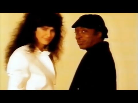 Simone e Milton Nascimento: Você é Linda | Clipe Oficial | 1988
