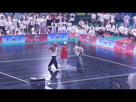 [Full] Idols reactions to badvillain's performance at ISAC 2024