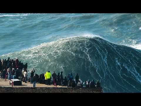 Nazare Monster Wave - Ben Hartley