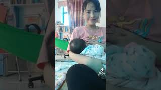 Download lagu Ibu Menyusui Anak Part 40 || Mamamontu mp3