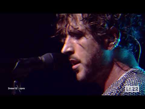 Oscar and the Wolf  - Nostalgic Bitch (live at Lowlands 2022)