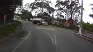 preview picture of video 'I own a Merc and the road  NSW Rego OO-2112'