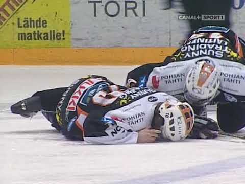22.3.2007 Jermu Porthen (HIFK) taklaa Jani Hassista (HPK)