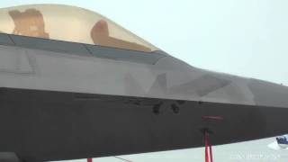 preview picture of video 'ラプター飛来!!! F 22 Raptor Low pass & Landing 2012 Misawa AB 三沢基地 航空祭'