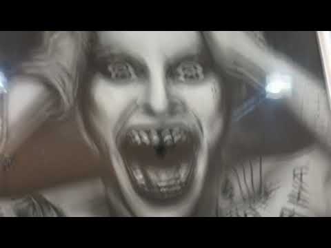 Maja stellte einige Ihrer Werke in unsere Ausstellung Legenden vor