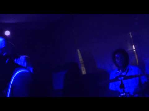 Lê Almeida - Debris Slide (Pavement Cover - Ao Vivo) video thumbnail