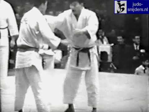 Judo 1961 Paris: Koji Sone (JPN) - Han No San (KOR) [open].