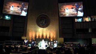 Khaira Arby sings "La Liberte" at the UN General Assembly in New York