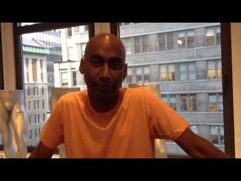 Omar Hakim "There is a science behind the drumsticks..my favorite is Vic Firth."