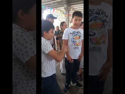 Concurso de lanzamiebto de trompo. En moniquirá Boyacá.Festival de  los juegos tradicionales,