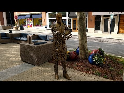 Mechanical Henry Ford statue by Ivan Schwartz in National Harbor, Maryland
