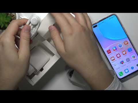 Does the Huawei Nova 8i box set include headphones?