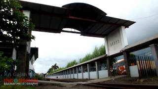 preview picture of video 'Pintu gerbang kereta api di stasiun tugu yogyakarta'