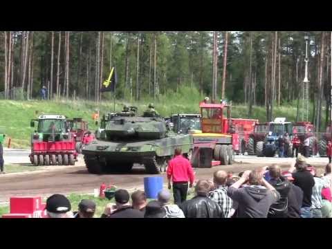 Leopard 2 Tank Tractor Pulling, sledge jump Lidköping 2012-05-19