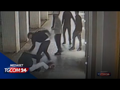 Milano, 22enne accoltellato durante una rapina resta invalido