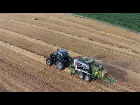 Deutz-Fahr 6215 TTV beim Pressen