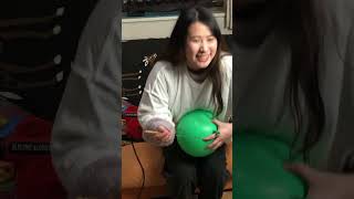 年末の風船割り｜マーメイドルの人気シーン切り抜き