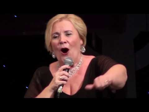 Blanket on ground / I Fall to Pieces / Daydream Believer - Mary Byrne @ Crawley Irish Festival 2018