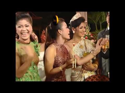ក្រោមមេឃលើដី by sous Songveacha