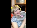 Кот поет песню с днем рождения! 