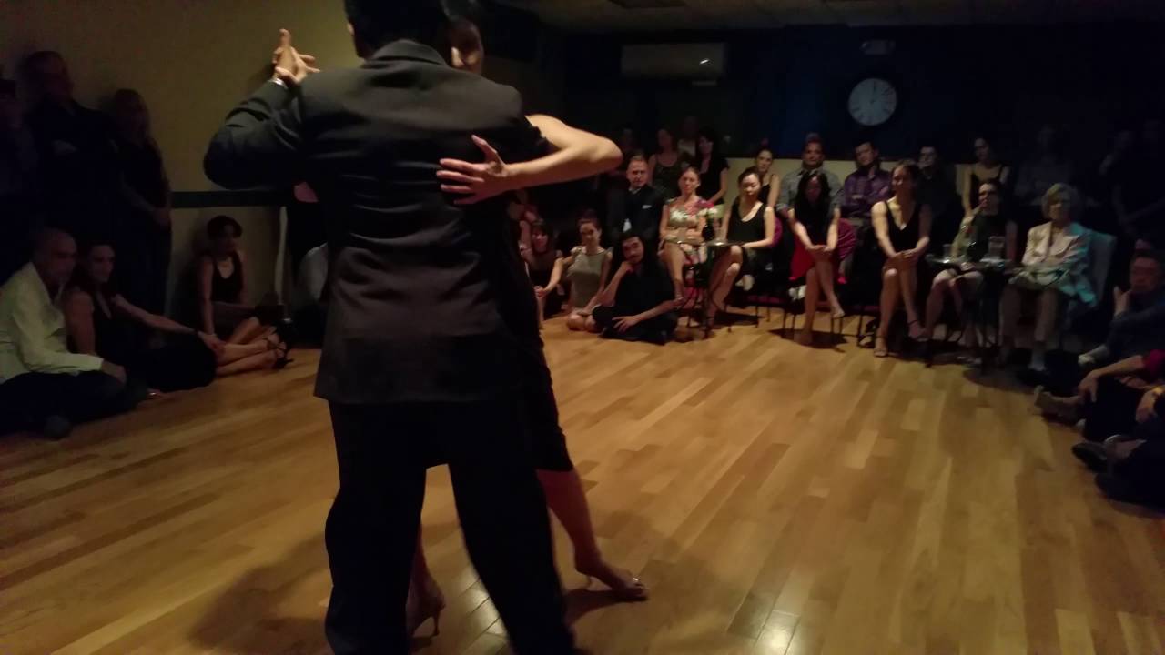 Argentine tango: Michelle Lamb & Marcelo 'El Chino' Gutiérrez - Bailemos