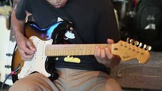 Video thumbnail for Fender Stratocaster American Deluxe 50th Anniversary 2004 by Fusionmusic Studio