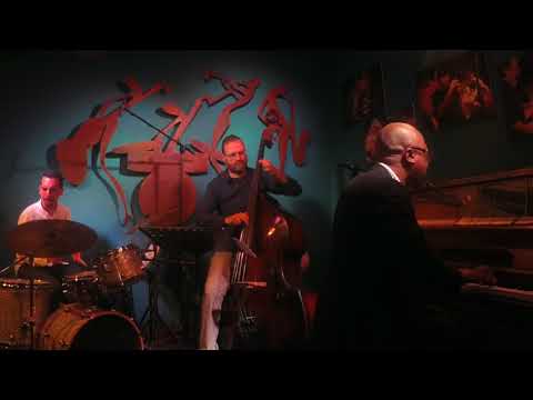 Xavier Davis Τrio "The Dance Of Life"