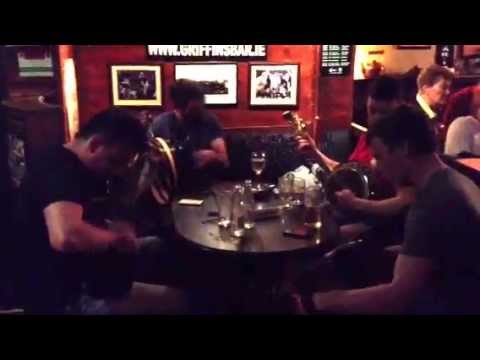 Trad Session at Griffin's Bar Clifden