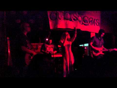 Cali Grown Dub Slingers - Rockin and a roll (live)