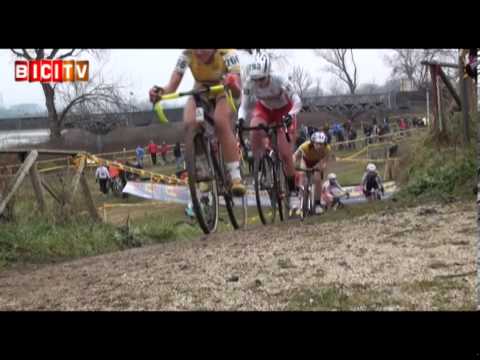 Sara Casasola campionessa d'Italia ciclocross tra le allieve del '99