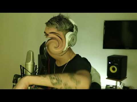 Frijo bizarrap pero cada vez que dice "BOSS" se deforma el video