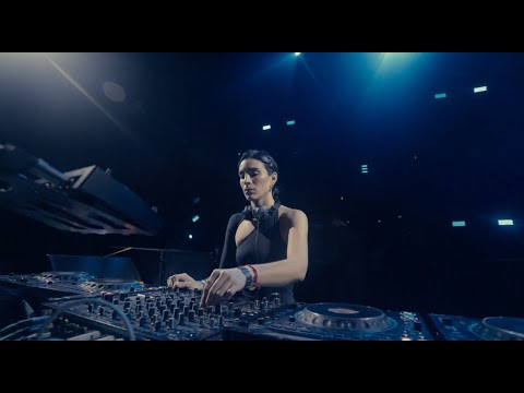 Andrea Zapata - @RESISTANCE Lima, Perú