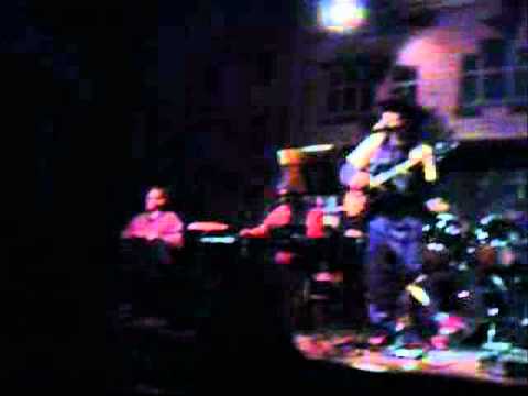 NONNA ROLANDA sul palco assieme ai Joe Natta e le Menti Malate (RARO VIDEO 2004)