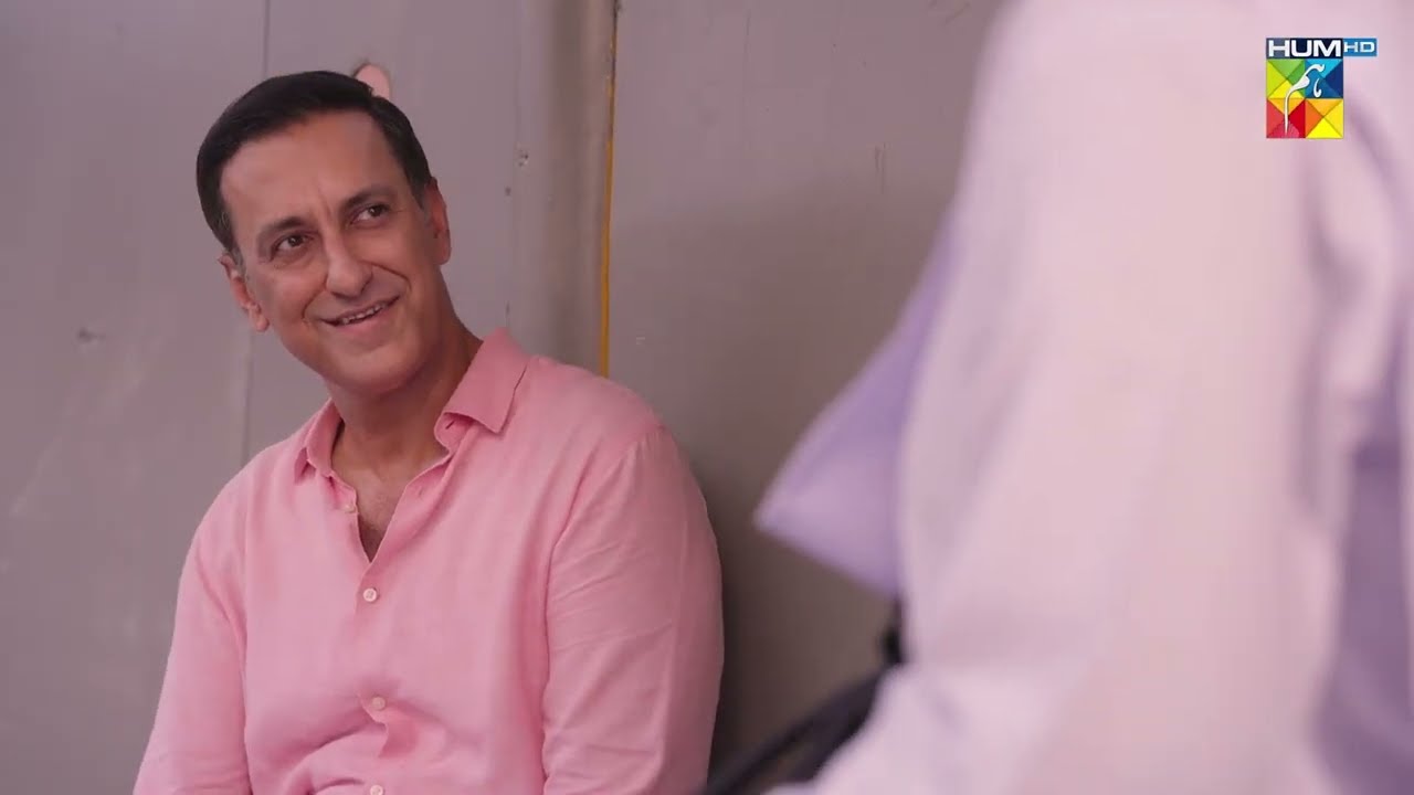 Budha Iss Masom Bachi Ke Peechay Par Gaya..! Bombay Tailors - HUM TV