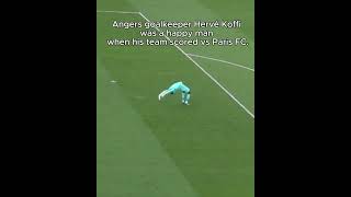 Download lagu Angers goalkeeper Hervé Koffi was a happy man when his team scored vs Paris FC. mp3