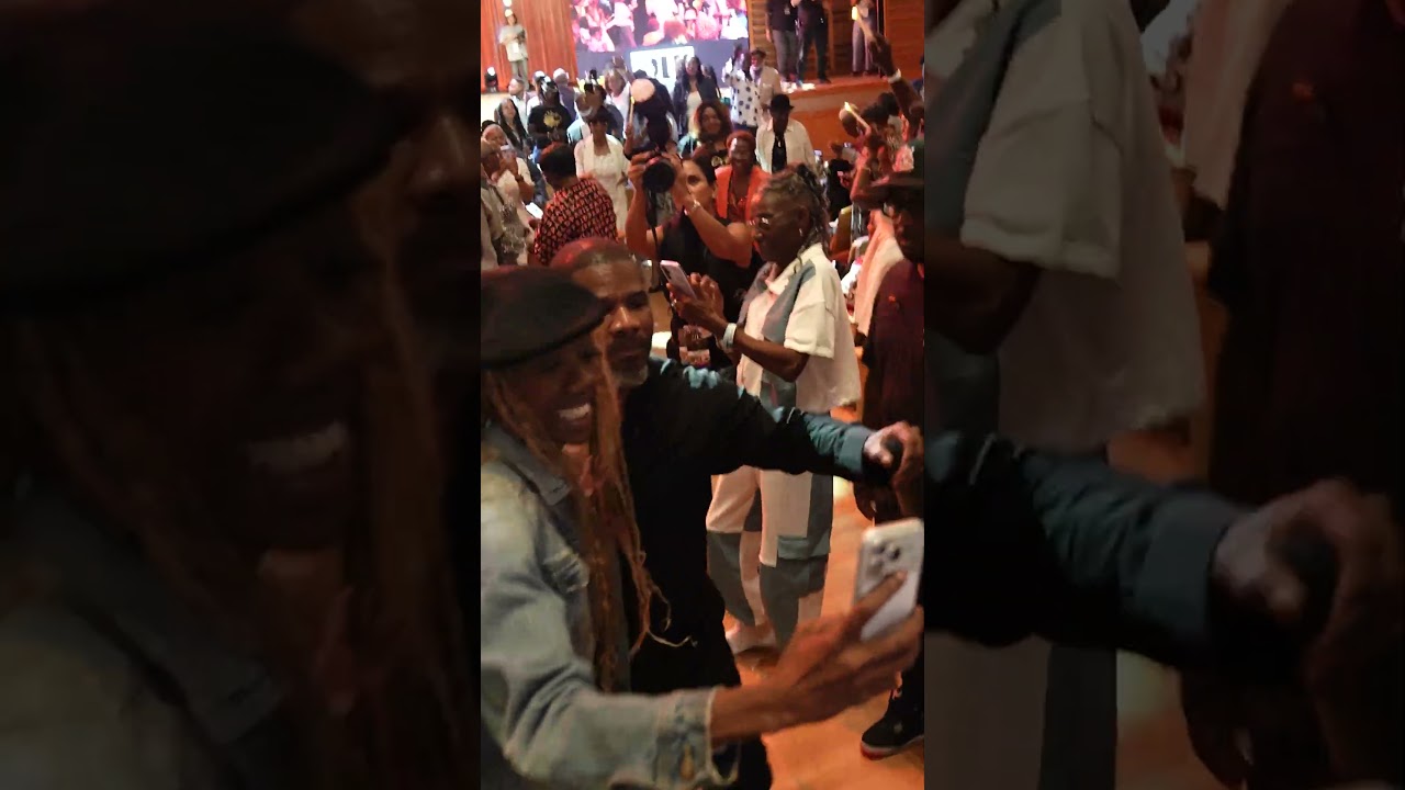 I love God's people! Yall look so much better when you #Smile ❤️