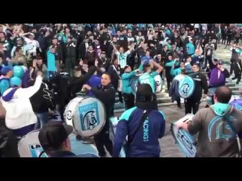 "Racing club Avellaneda canta la guardia imperial me muero de amor ea" Barra: La Guardia Imperial &bull; Club: Racing Club