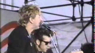 Brian Setzer. Live. 1985.   Farm Aid. 02.avi