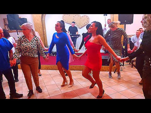 I orilo i gorilo i nebo se treslo kako cure igraju kolo urnebesno (FIS VITEZ 1000 zena 18.12.2022.).