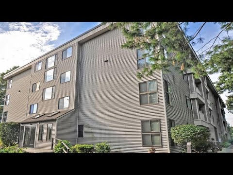 255 North Rd, Chelmsford, MA Presented by Lisa Green.