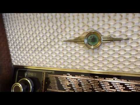 Mi radio de válvulas marca NORDMENDE OTHELLO 55, funcionando.