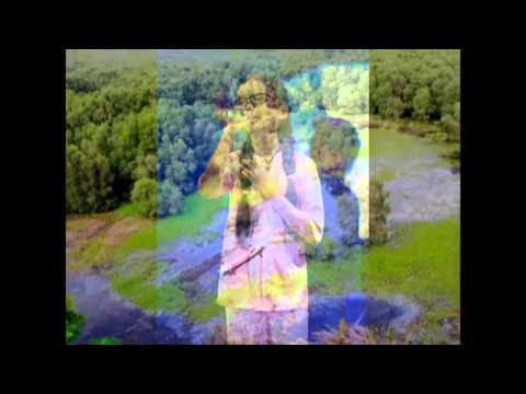 Thể hiện bởi Phương Mỹ Chi